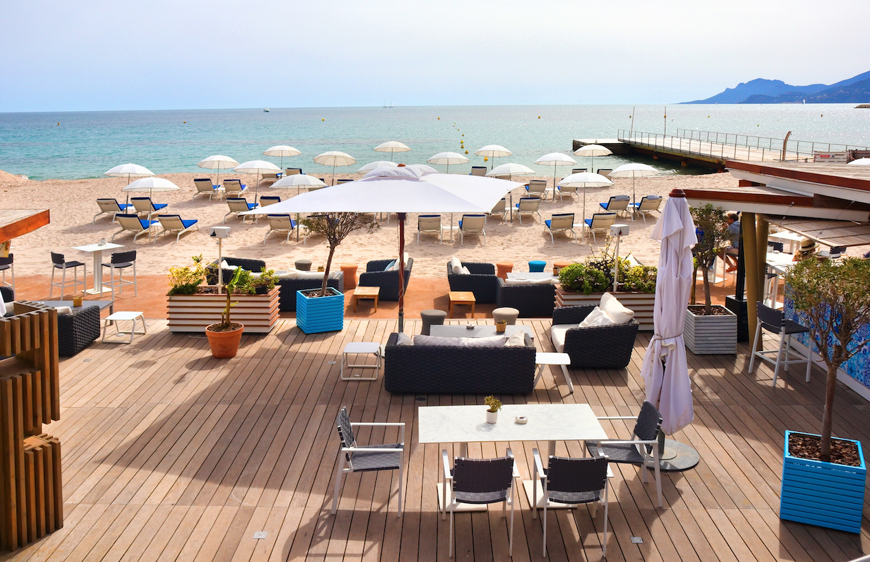 Best bars in Cannes - Places to drink in Cannes